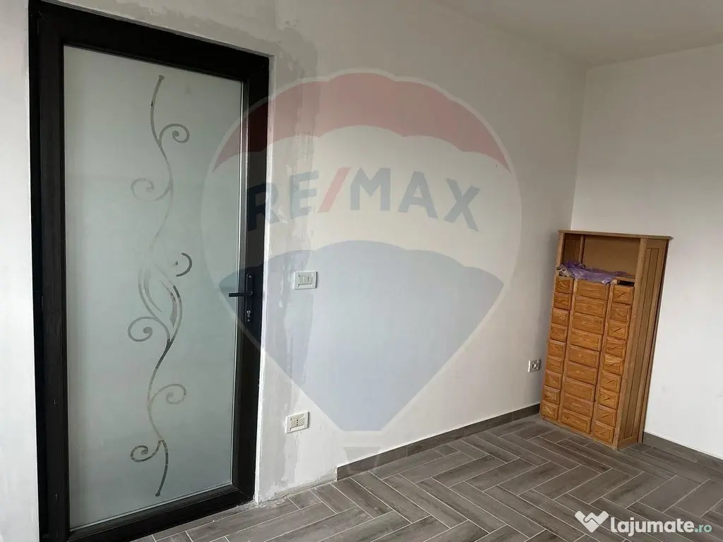Apartament cu 2 camere de vânzare Savinesti