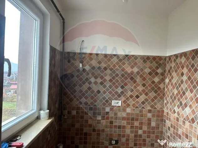 Apartament cu 2 camere de vânzare Savinesti - Savinesti (Neamt)