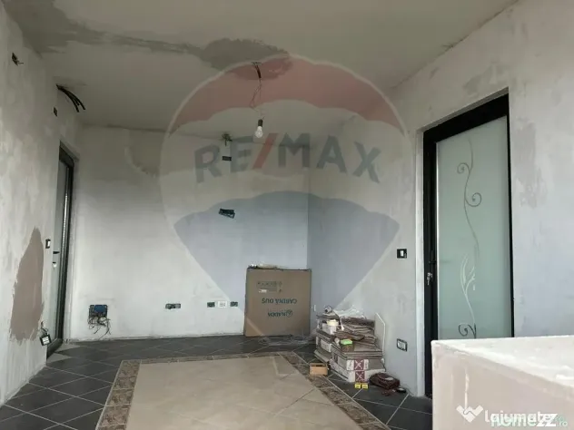 Apartament cu 2 camere de vânzare Savinesti