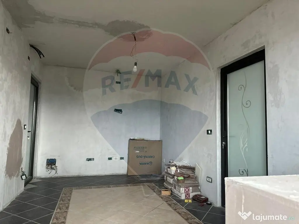 Apartament cu 2 camere de vânzare Savinesti