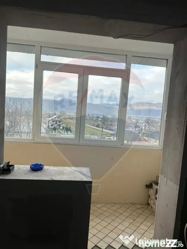 Apartament cu 2 camere de vânzare Savinesti