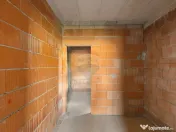 Casă la roșu cu teren generos, 500 mp, situată pe stra... 