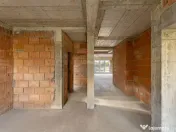 Casă la roșu cu teren generos, 500 mp, situată pe stra... 