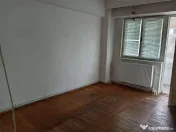 Apartament 3 camere , Bulevardul Decebal -piata 