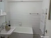 Apartament 3 camere , Bulevardul Decebal -piata 