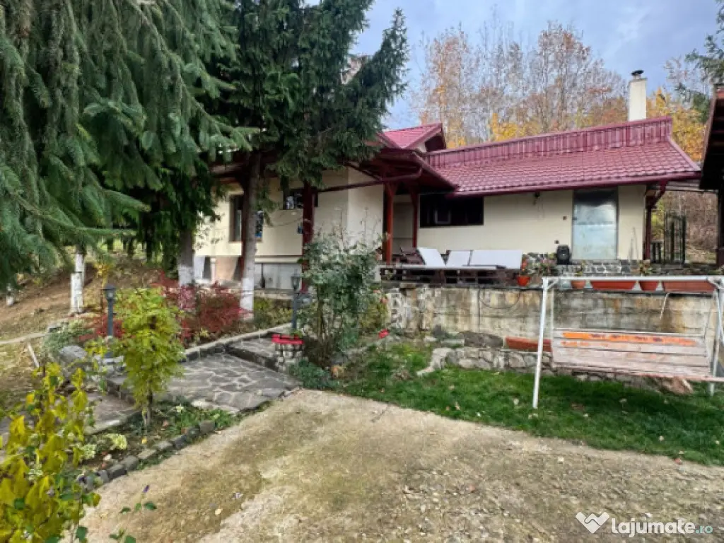 Casă modernă cu priveliște panoramică – ideală pentru