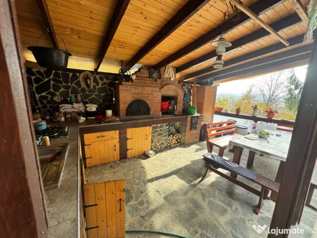 Casă modernă cu priveliște panoramică – ideală pentru