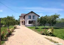 Vila cu teren 2.200 mp, sat Tăriceni-comuna Șirna