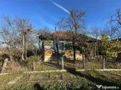 GOSPODARIE - liniste - natura - DE VANZARE 