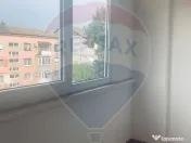 Apartament cu 3 camere de închiriat str. George Cosbuc/P... 