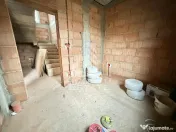 Duplex despartit prin baie si hol cu 3 dormitoare si dressing in Giroc 