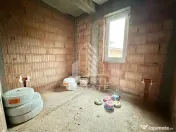 Duplex despartit prin baie si hol cu 3 dormitoare si dressing in Giroc 