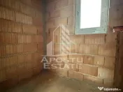 Duplex despartit prin baie si hol cu 3 dormitoare si dressing in Giroc 