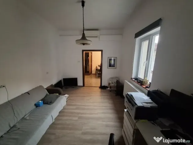 Inchiriez apartament 2 camere zona Parneava