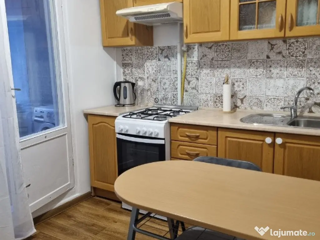 Garsoniera de inchiriat in zona Titan