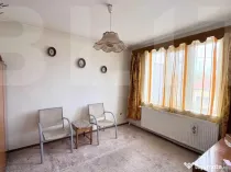 Vila in zona linistita, pe o strada inchisa perfecta pentru