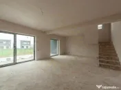 Casă cu 4 camere în Micești la 10 min de Pitesti si 5 min 