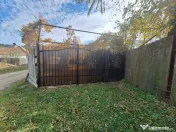 Casă bătrânească de vânzare – Comănești, cartier St 