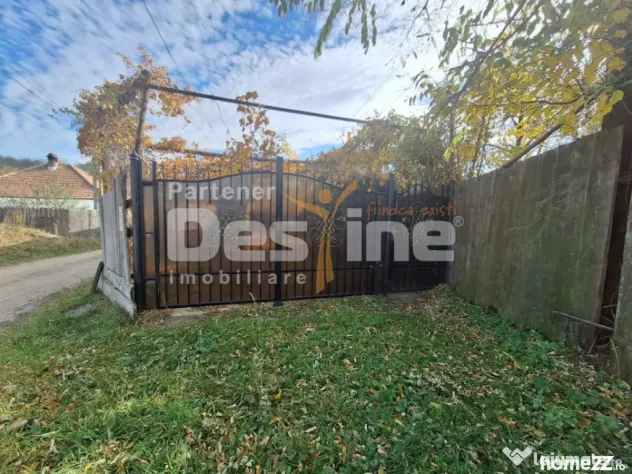 Casă bătrânească de vânzare – Comănești, cartier St