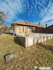 Casă bătrânească de vânzare – Comănești, cartier St 