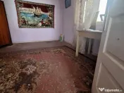Casă bătrânească de vânzare – Comănești, cartier St 