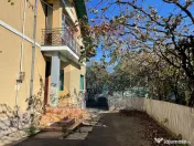 Casă / Vilă spațioasă cu curte generoasă în Urlați 