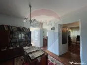 Casă / Vilă spațioasă cu curte generoasă în Urlați 