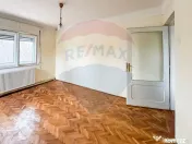 Casă / Vilă spațioasă cu curte generoasă în Urlați