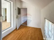 Casă / Vilă spațioasă cu curte generoasă în Urlați
