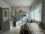 Casă / Vilă spațioasă cu curte generoasă în Urlați 