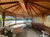 Casă / Vilă spațioasă cu curte generoasă în Urlați 