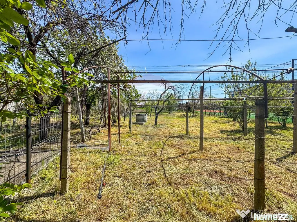 Casă / Vilă spațioasă cu curte generoasă în Urlați