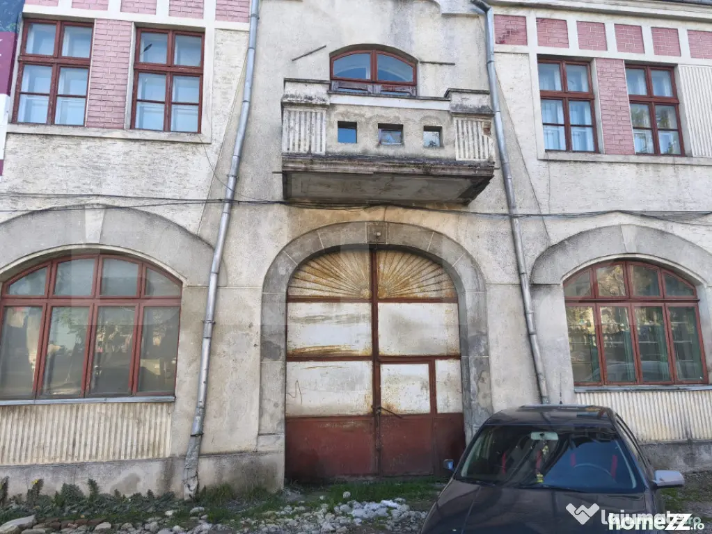 Spatiu multifunctional, zona ultracentrala, 1883mp, Siret