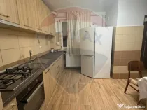 Apartament cu 3 camere de închiriat în zona Central