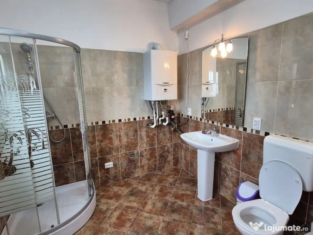 Casă cu 5 camere, 220 mp, teren 500 mp – Prelungirea G...