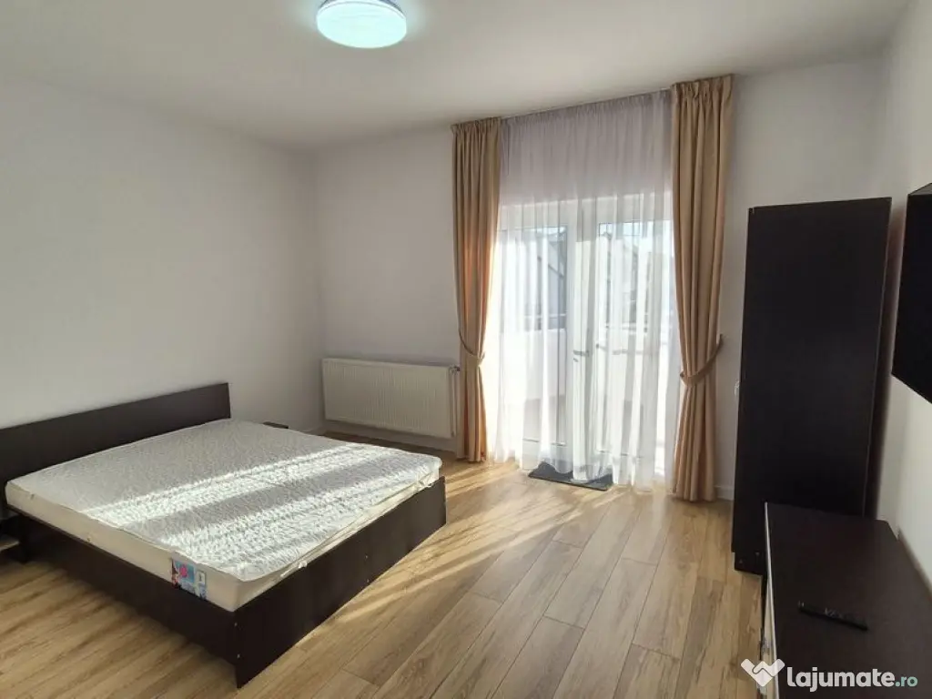 Casă cu 5 camere, 220 mp, teren 500 mp – Prelungirea G...