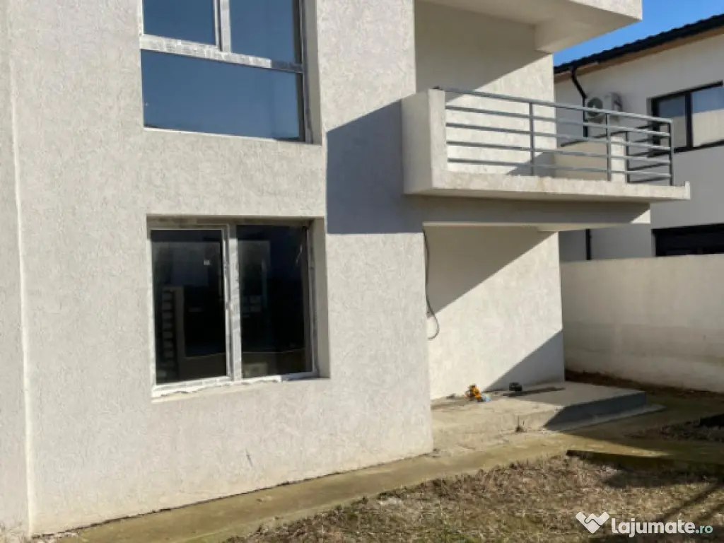 Casa situata in zona Mamaia Sat