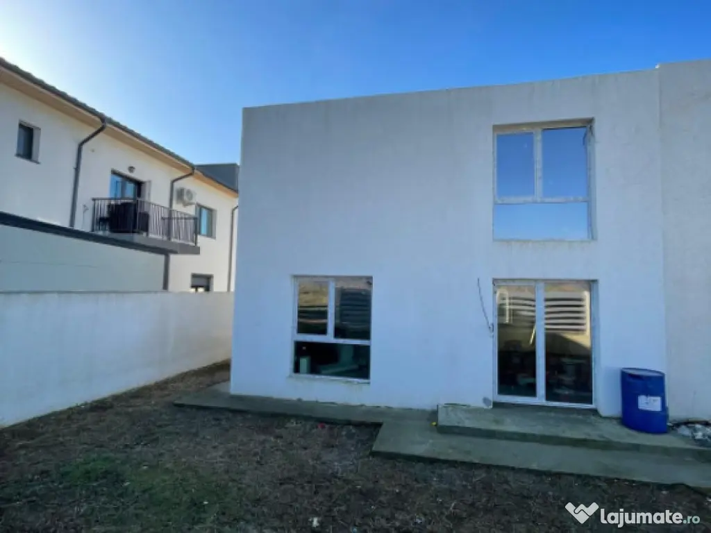 Casa situata in zona Mamaia Sat