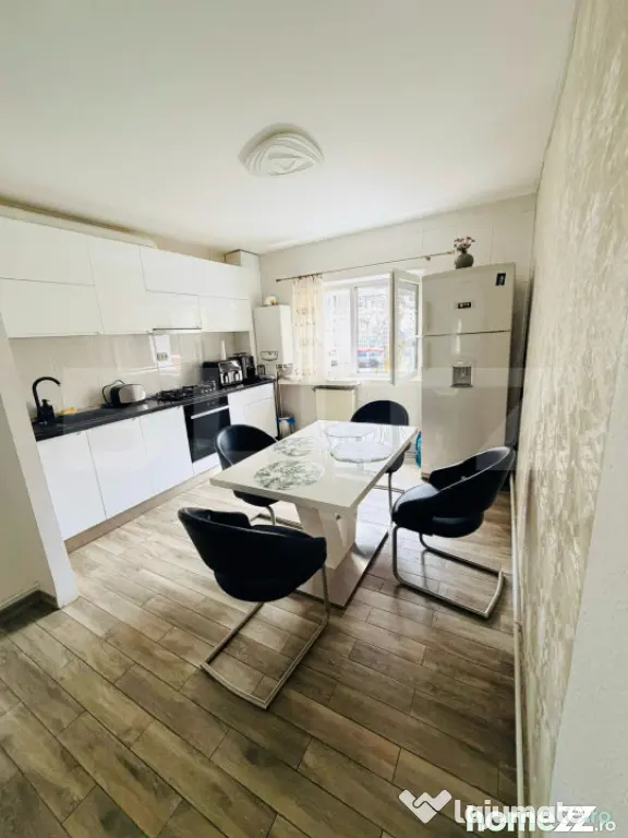 Apartament cu 3 camere, 2 bai, 2 balcoane, 2 locuri de parca