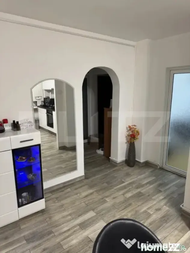 Apartament cu 3 camere, 2 bai, 2 balcoane, 2 locuri de parca