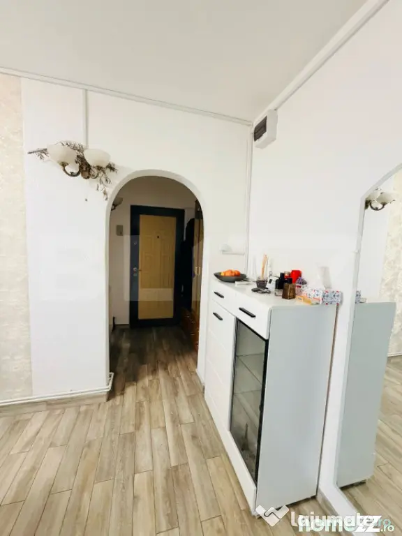 Apartament cu 3 camere, 2 bai, 2 balcoane, 2 locuri de parca