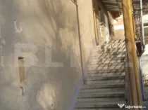 Casa de vanzare, 220 mp, SEMICENTRAL