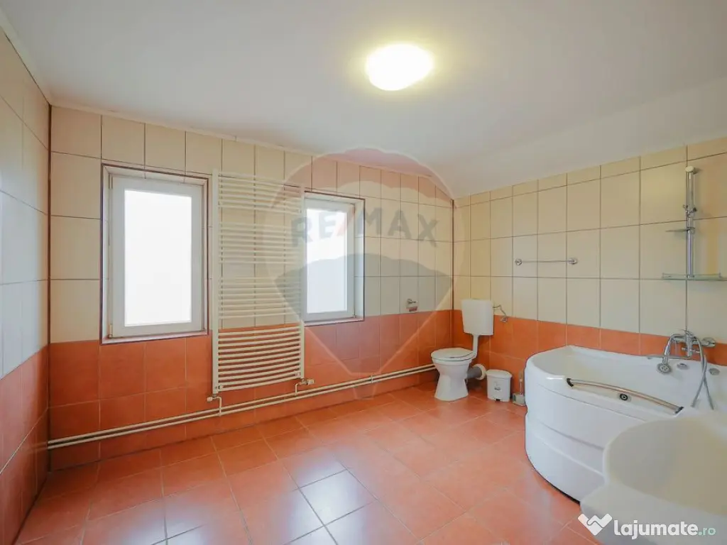 Casă familie mare Episcopia, 6 camere, garaj, curte 500 ...