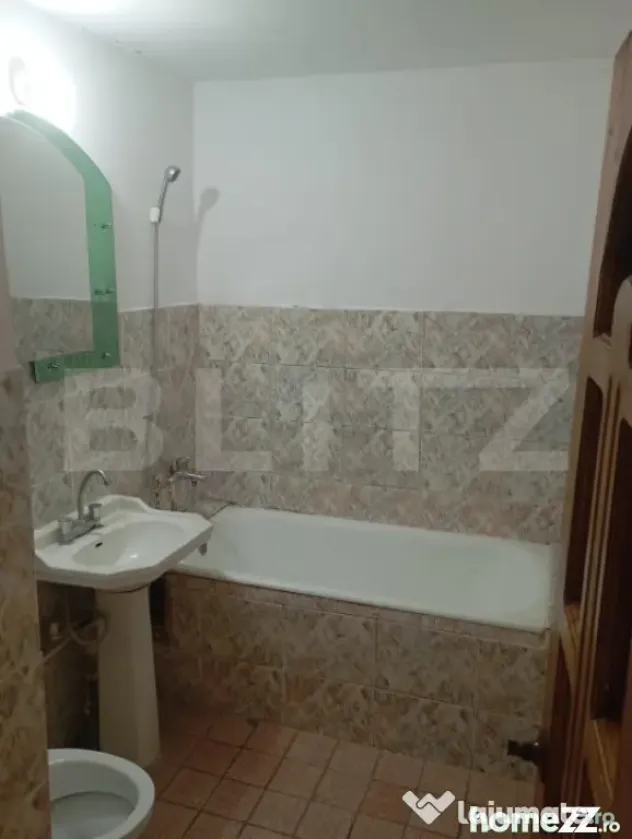 Apartament 3 camere, 70 mp, zona Micro 11