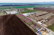 Teren cu acces DN7 și A1, ideal pentru dezvoltări indus...