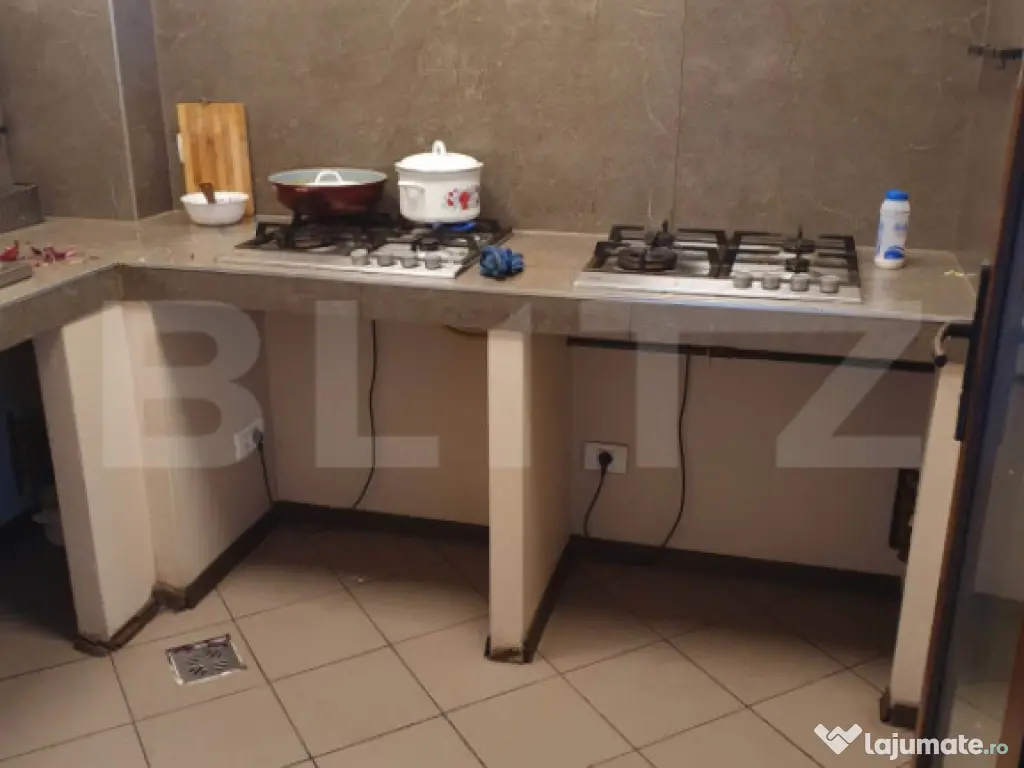 Clădire mixtă: parter + 3 etaje + terasă | Bartolomeu, Br