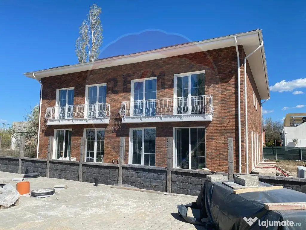 DE VANZARE Vila tip Quadruplex OTOPENI