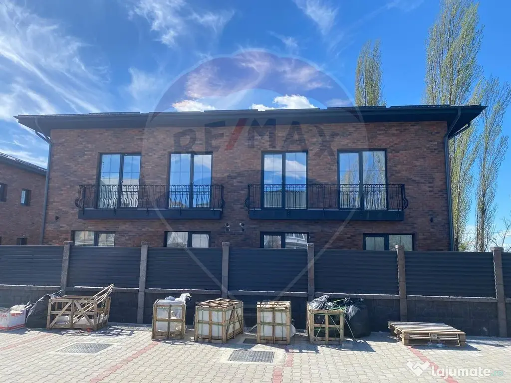 DE VANZARE Vila tip Quadruplex OTOPENI