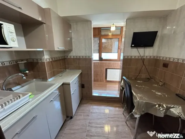 - Renovat recent! Apartament 3 camere Calarasi 4, et. interm - Braila (Braila)