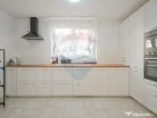 Casă pe parter cu încălzire în pardoseală – Sânpe... 